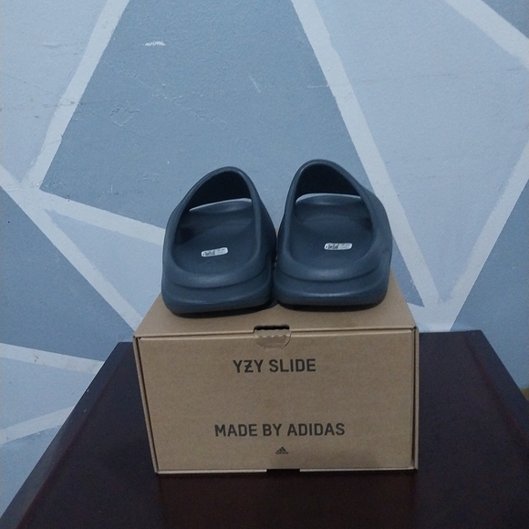 adidas gazelle silver green womens Yeezy SLIDES SLATE GREY